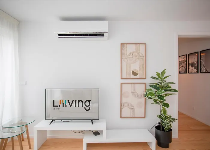 Liiiving In - Modern & Glam J شقة *