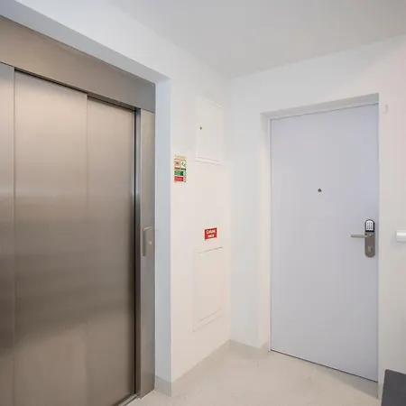 Liiiving In - Modern & Glam J Apartment Porto