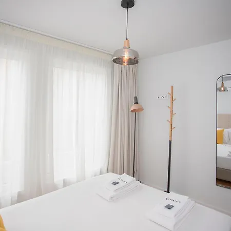 Lägenhet Liiiving In - Modern & Glam J