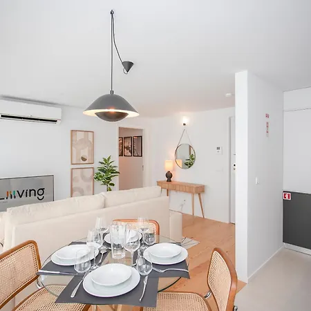 Liiiving In - Modern & Glam J * 波尔图