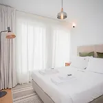 Liiiving In - Modern & Glam J Апартаменты