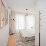 Liiiving In - Modern & Glam J Апартаменты Порту