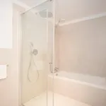 Liiiving In - Modern & Glam J *