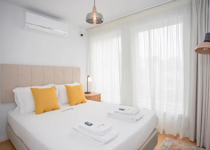 Apartment Liiiving In - Modern&glam J