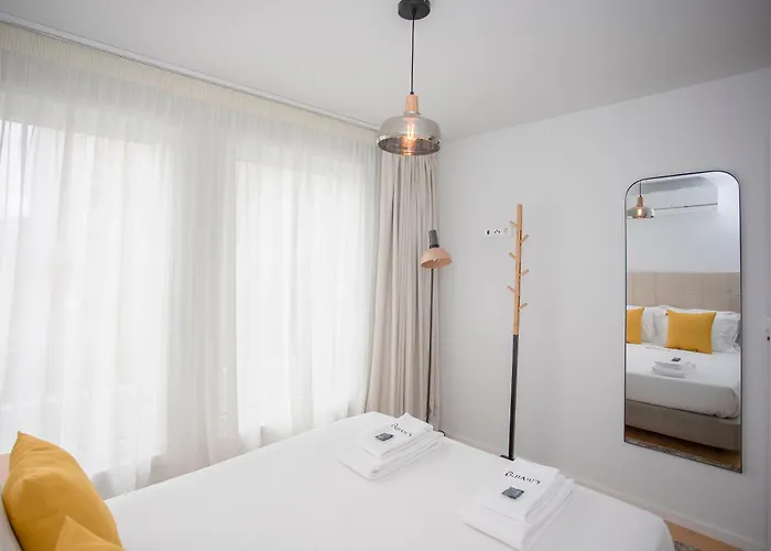 Apartment Liiiving In - Modern&glam J